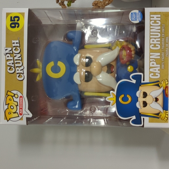 Funko pop ad icons Cap'n Crunch figure